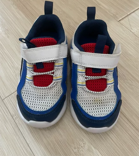 安踏单网运动鞋,内长15.5厘米 感兴趣的...