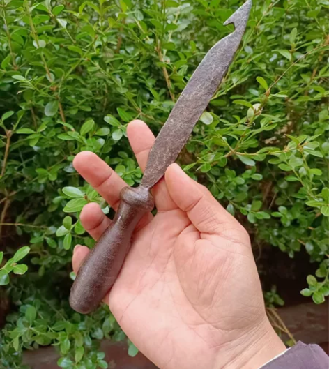 古代大钩针，开门老货，老工具，黑包浆钢口好...