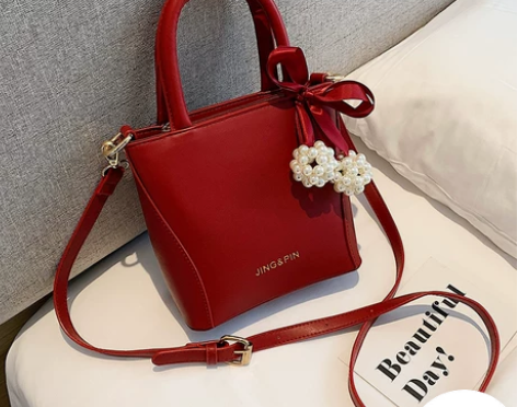 这个平时可以用,比较复古百搭,结婚还有参加...