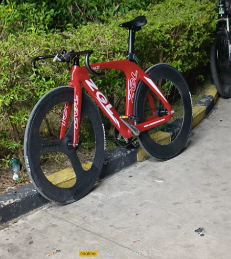 ZGL场地死飞碳纤维自行车 ！！！！！定价...