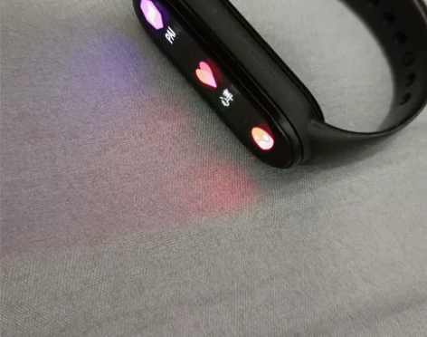小米手环6NFC版 感兴趣的话点“我想要”...