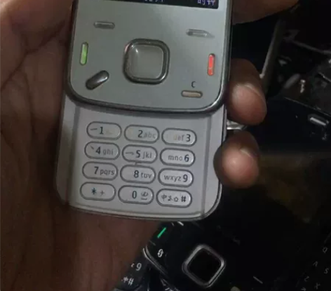 诺基亚n86 8g存储手机二手手机，上下滑...