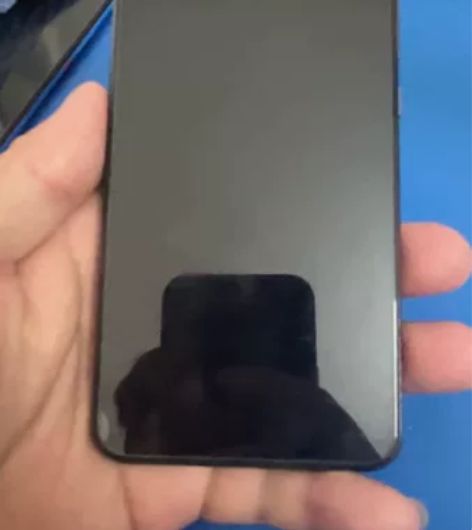 自用手机小米8lite青春版，6+64G内...