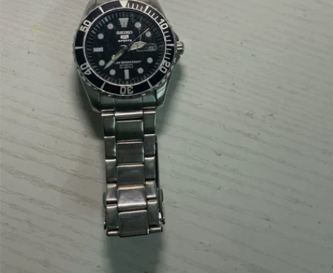 闲置自用精工机械手表,成色如图,正常使用痕...