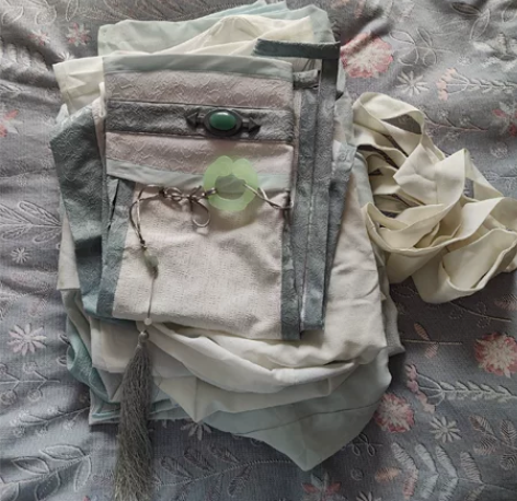 悠窝窝蓝忘机cos服 18年买的穿过两次偏...