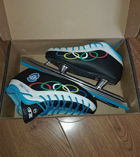 全新(一次都没穿过)黑龙速滑刀冰鞋(保温加...