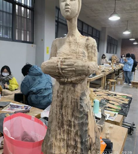 女性木雕人物 感兴趣的话点“我想要”和我私...