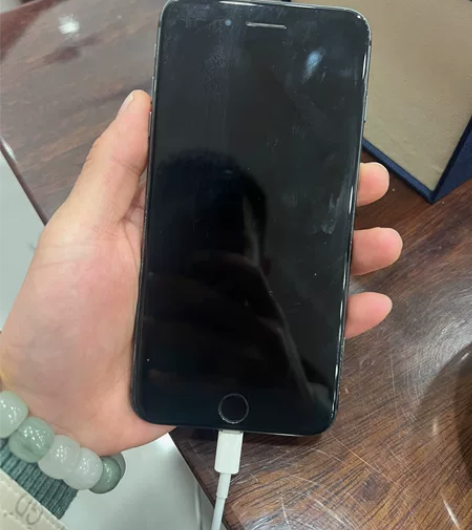 苹果8puls 256G 成色不太好 功能...