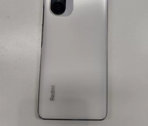 红米k40， 8+128晴雪，去年3月份左右买的，骁龙870...