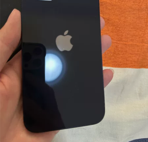 苹果12美版64g无锁黑色，并非卡贴机。功...