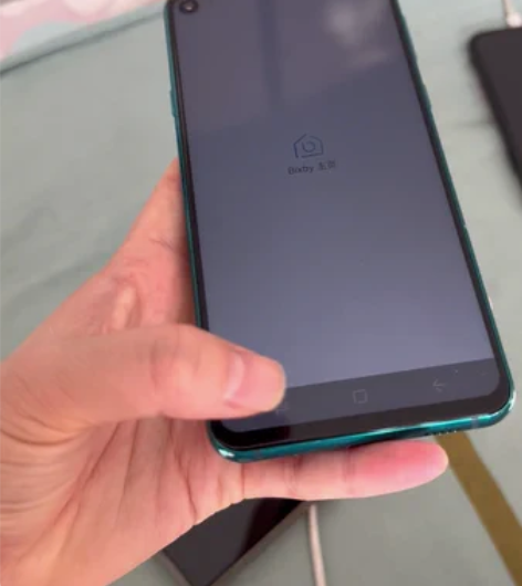 三星手机a8s 400元 6+128 自用...