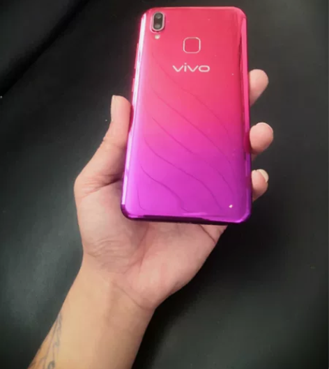 vivo v1818A   9.5成新无任...