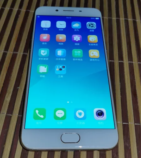 OPPOR9S手机,4+64运存,无拆无修...