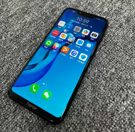 自用荣耀play6+64性能小钢炮，仅换过...