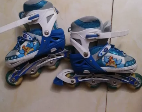 溜冰鞋旱冰鞋，单排4轮闪光轮，贵派仕旱冰鞋...