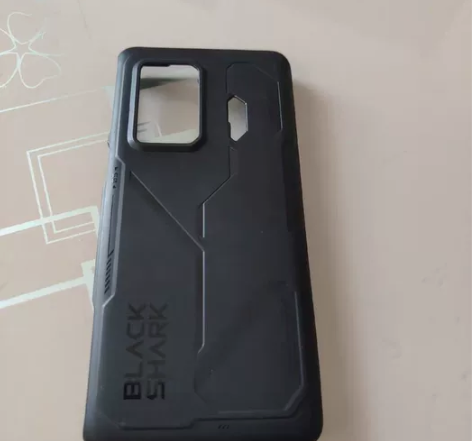 黑鲨5Pro手机壳，用了有一个月，橙色还不...