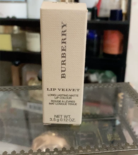 巴宝莉429口红，全新，不知道啥时候过期，...
