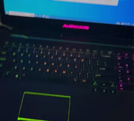 外星人笔记本出，我在闲鱼买的，成色定义战损...