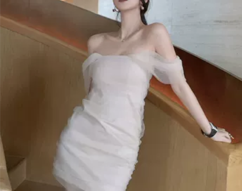 好好看的裙子，抹胸连衣裙仅生日时穿过一次就...