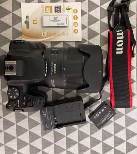 佳能200d2，机身有磕碰，翻转屏开裂，5...