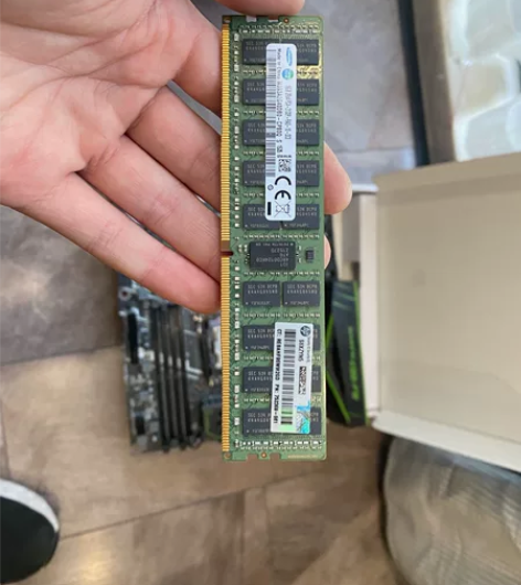 三星16G  DDR4 PC4-2133P...