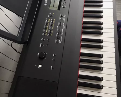 全新雅马哈钢琴，给培训老师准备的，全新一次...