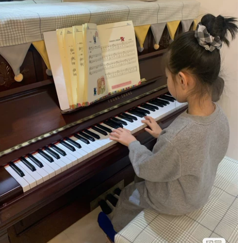 钢琴 家用钢琴 英昌钢琴 买了一年多 没多...