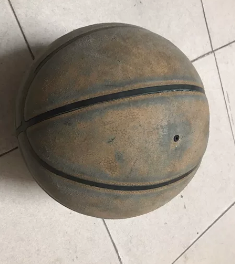 正常使用篮球30元。 同城自取,异地勿扰。...