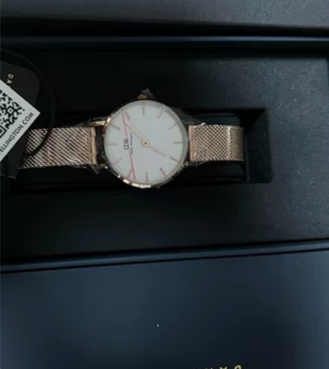 朋友送的，全新未开封DW手表，便宜出 感兴...