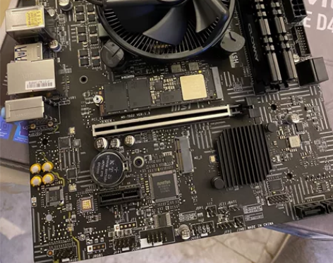 微星h510+10105+两根4g光威马甲...