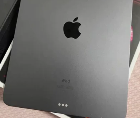 画室倒闭 出售个人闲置平板 2020款第八...