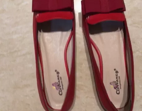 单鞋 全新,脚后跟还贴了防磨脚贴¥3214...