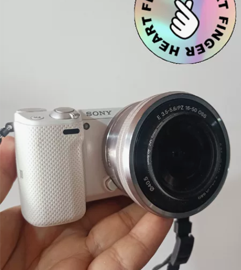 SONY索尼NEX-5T型微单数码相机一台...