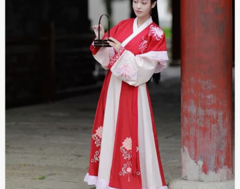 绝版汉服,五五年家的,有吊牌,全新,只拿出...