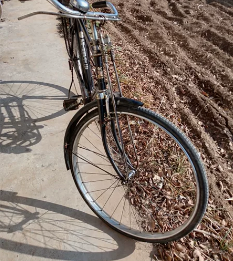 85年款28加重红底漆老飞鸽自行车 保存完...