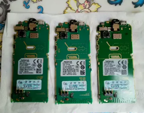 诺基亚 5230 5233主板，3块打包。...