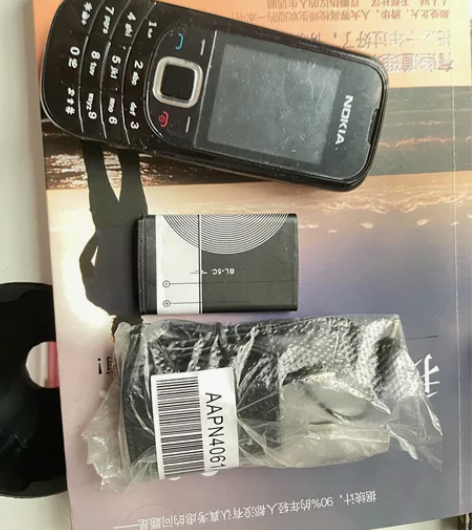 诺基亚2322，功能正常移动卡。外观9.5...