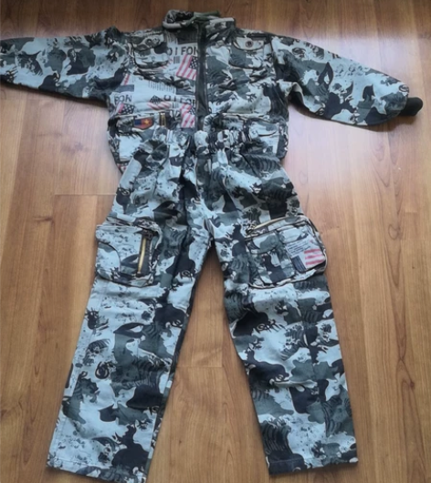 儿子闲置  全新迷彩服  140 感兴趣的...