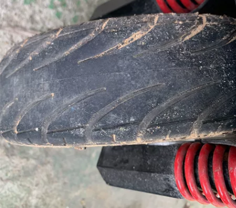 正步滑板车出售。车太新了。一共跑了476公...