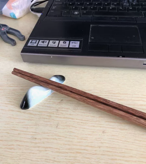 微瑕筷子架，毛笔架，10个9.9包邮，喜欢...
