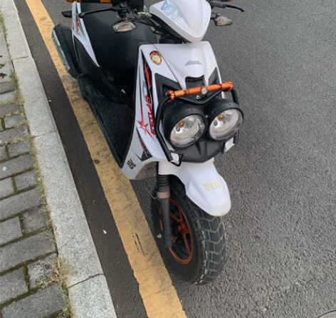 行驶不到六千公里，电瓶目前亏电。从朋友手上...