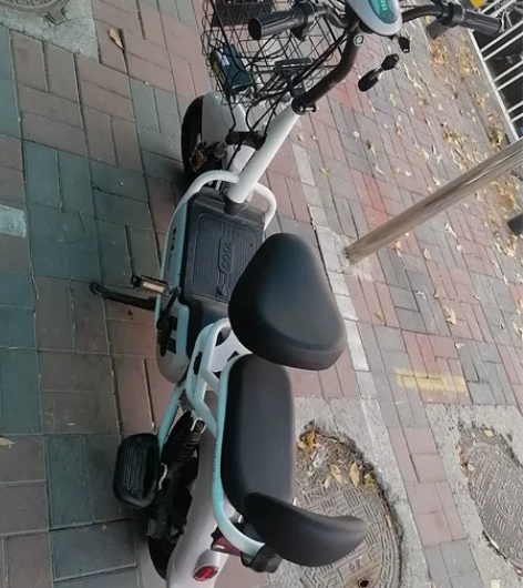 新大洲电动车九成新，电瓶新的 感兴趣的话点...