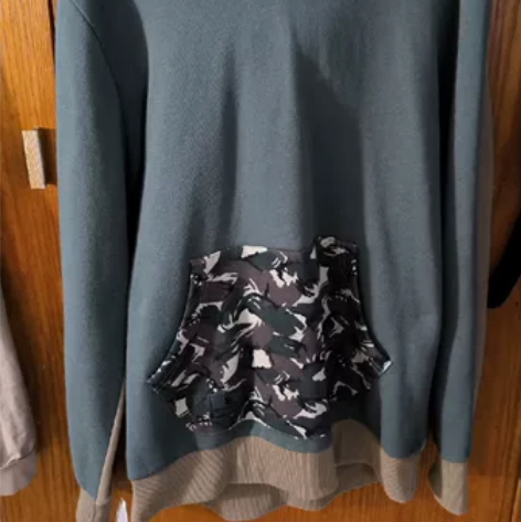 班尼路男迷彩绿连帽拼色加绒卫衣 衣服太多了...