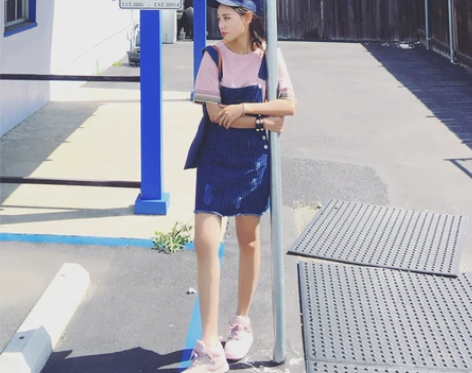 夏装裙子女夏季新款条纹背带裙 抓纹口袋背带...