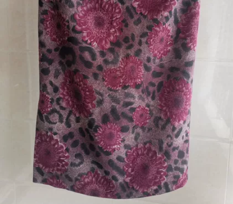 开叉一步裙，修身高腰中长款，毛呢材质，腰围...