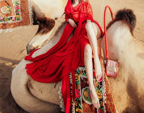 ?沙漠拍照衣服超仙民族风茶卡盐湖红裙内蒙古...