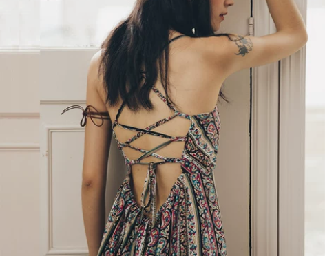 [转卖]弥古泰国度假裙露背连衣裙夏吊带民族...