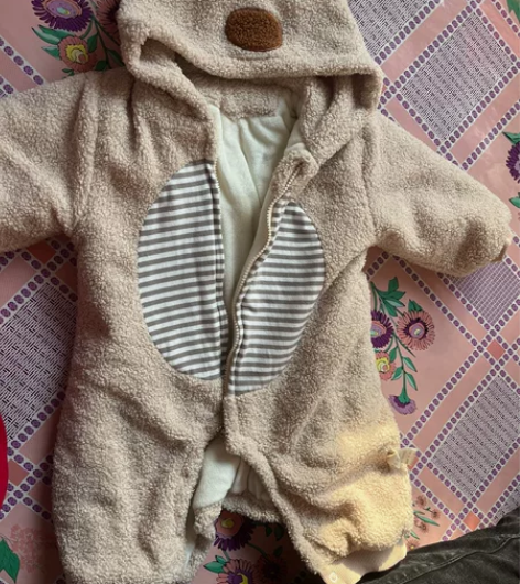 秋冬季节穿的连体裤，80码，很厚实，仅过水...