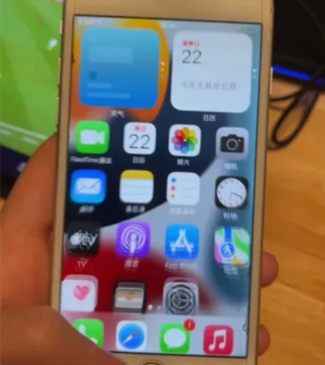 自用苹果8 256g全原 轻微磕碰98新吧...