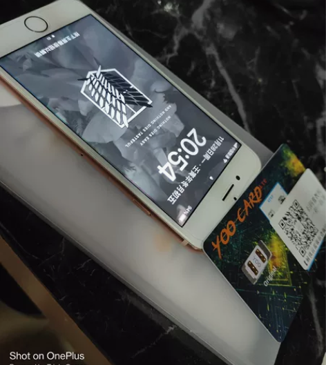 苹果8美版卡贴全原装，电池换了原装的电池。...